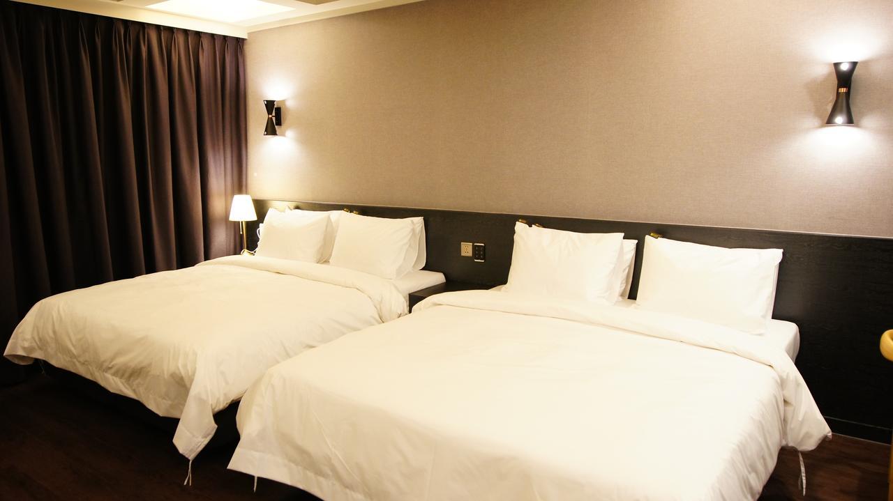 M Hotel Seoul Bagian luar foto