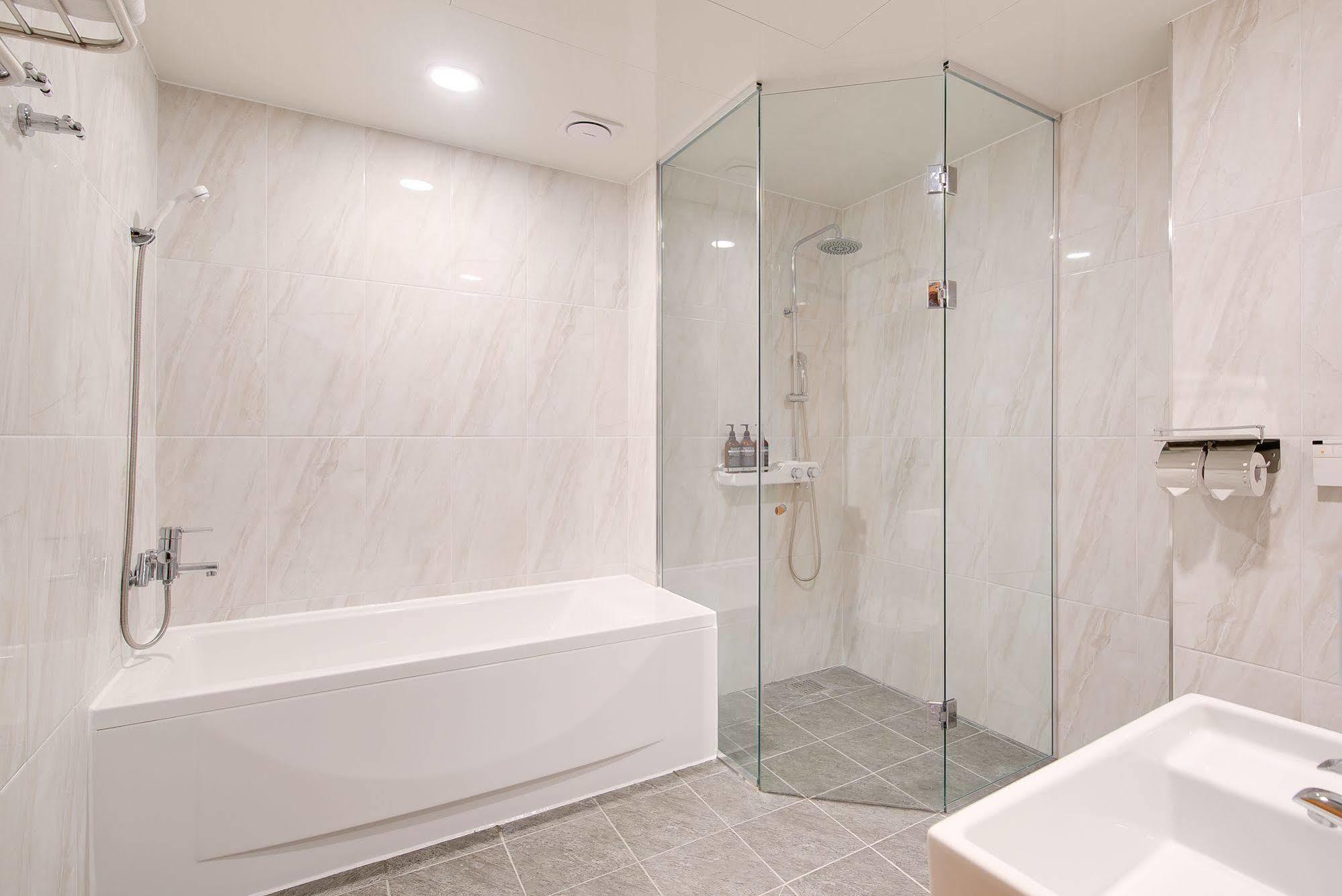 M Hotel Seoul Bagian luar foto