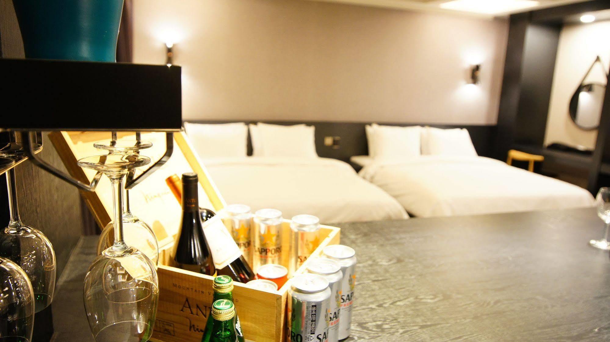 M Hotel Seoul Bagian luar foto