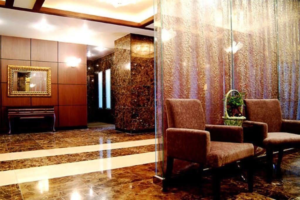 M Hotel Seoul Bagian luar foto