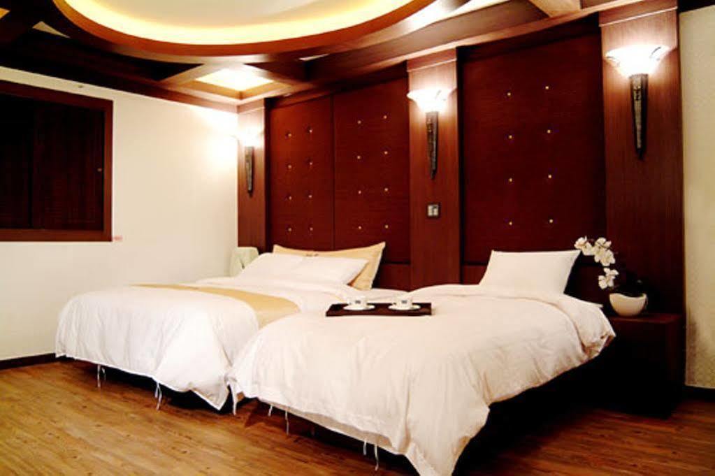 M Hotel Seoul Bagian luar foto
